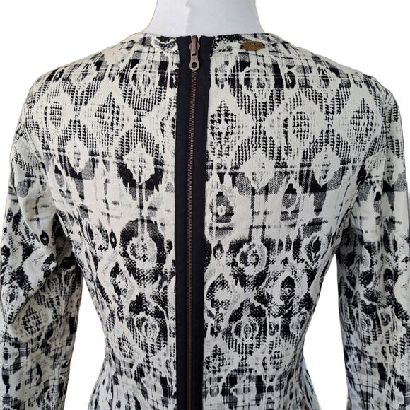 NEW LEILA ROSE Long Sleeve Reversible Seamed Fit & Flare Dress Sz 10 Black Ivory - Picture 9 of 14